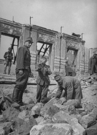 Вражеские военнопленные в Ленинграде